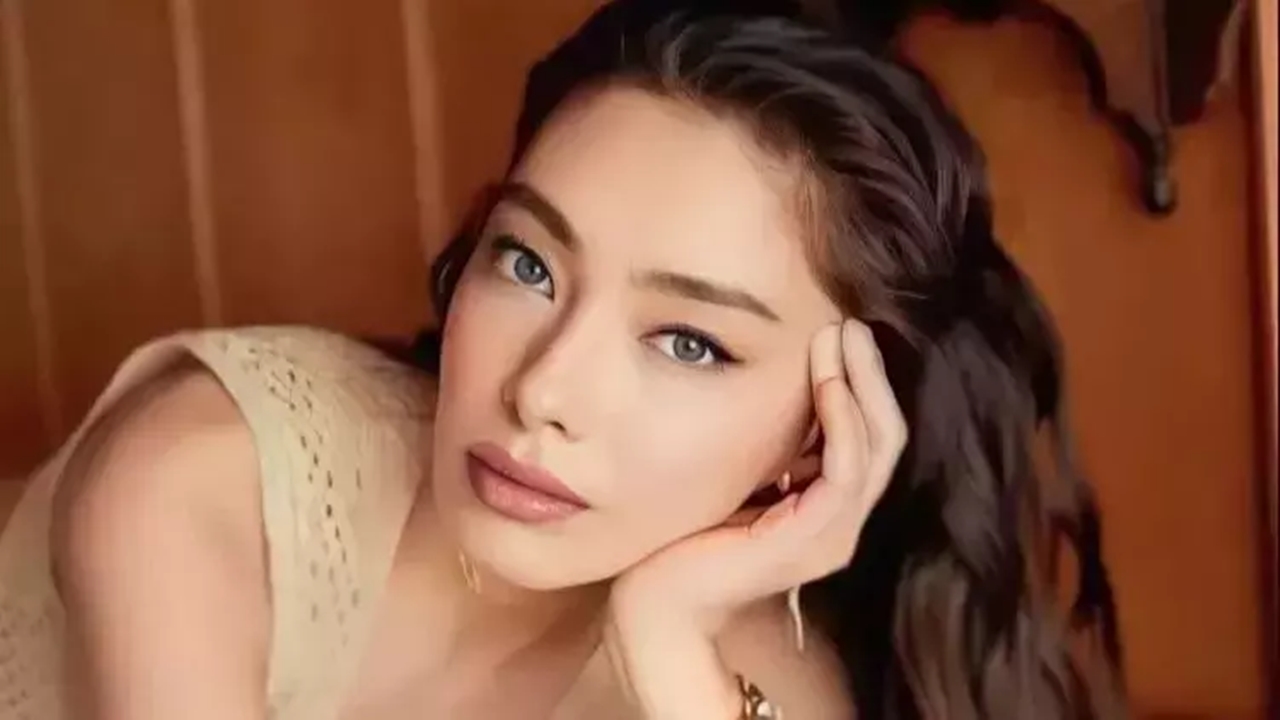 Neslihan Atagül “İşgal Günlerinde Aşk” Dizisinde Vera Karakteriyle Ekranlara Dönüyor