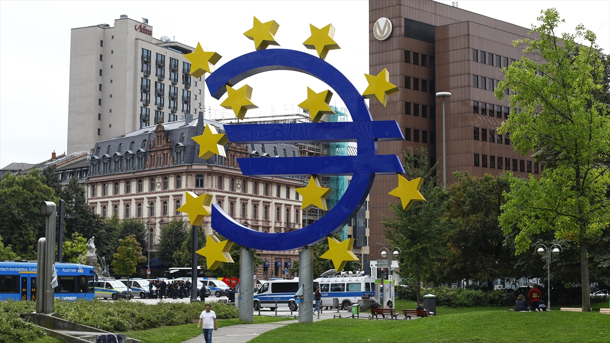 Ecb Üç Temel Politika Faizini 25 Baz Puan Düşürdü Haberi