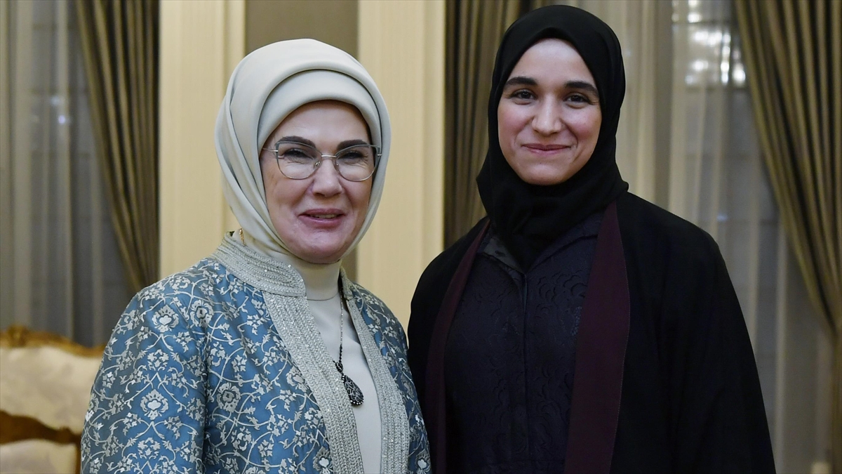 Emine Erdoğan, Suriye Cumhurbaşkanı Şara’nın Eşiyle Görüştü Haberi
