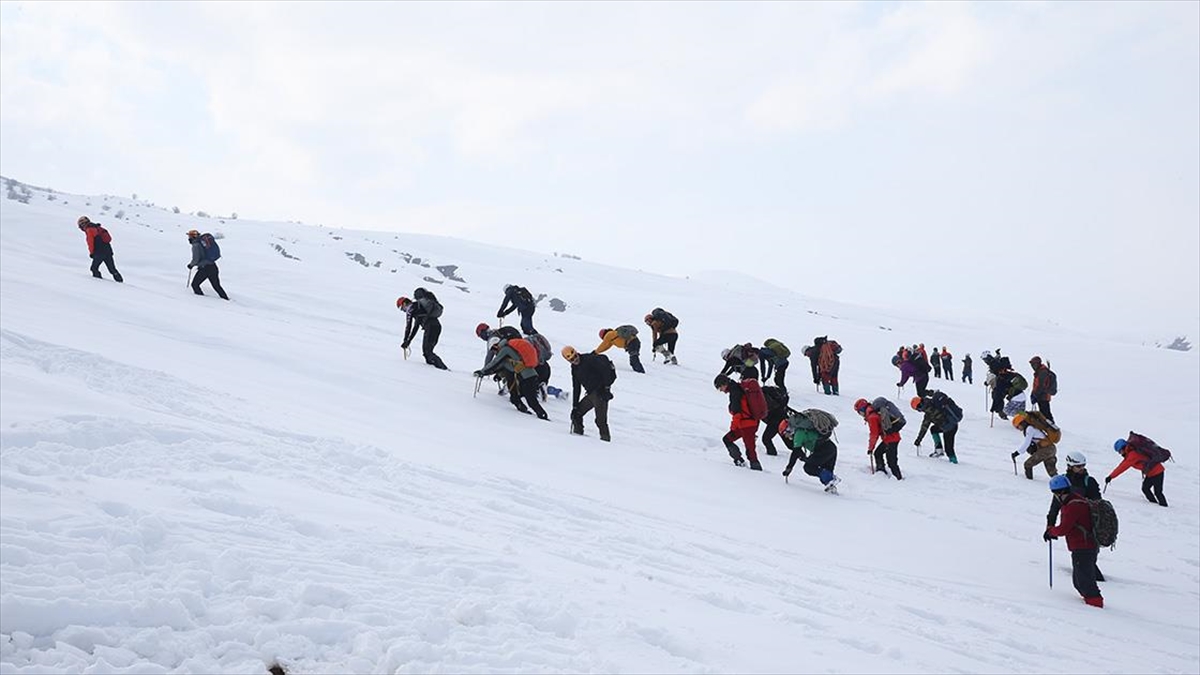 Muş’ta Farklı Illerden Gelen 105 Dağcı Kış Eğitimi Alıyor Haberi