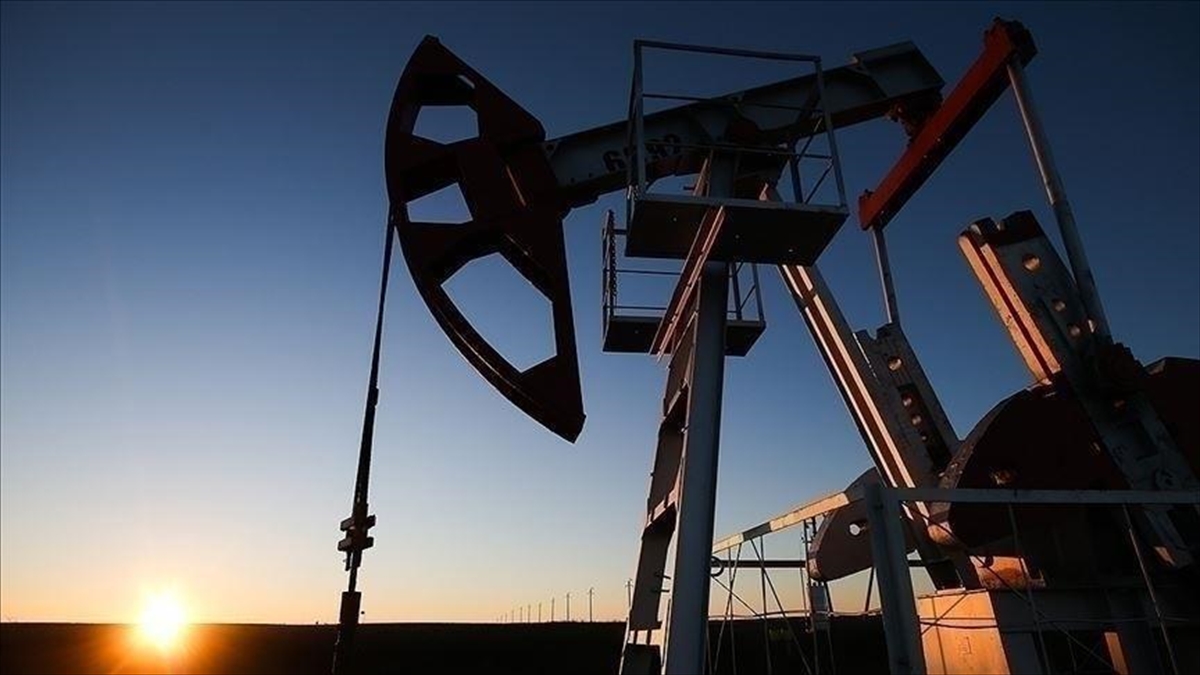 Petrol Fiyatları Hafta Boyunca Yüksek Seyretse De 5 Haftalık Düşüş Trendini Kıramadı Haberi