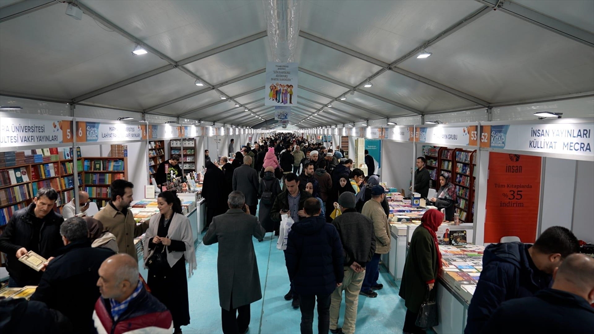 42. Türkiye Kitap Ve Kültür Fuarı’nı Yaklaşık Yarım Milyon Kişi Ziyaret Etti Haberi