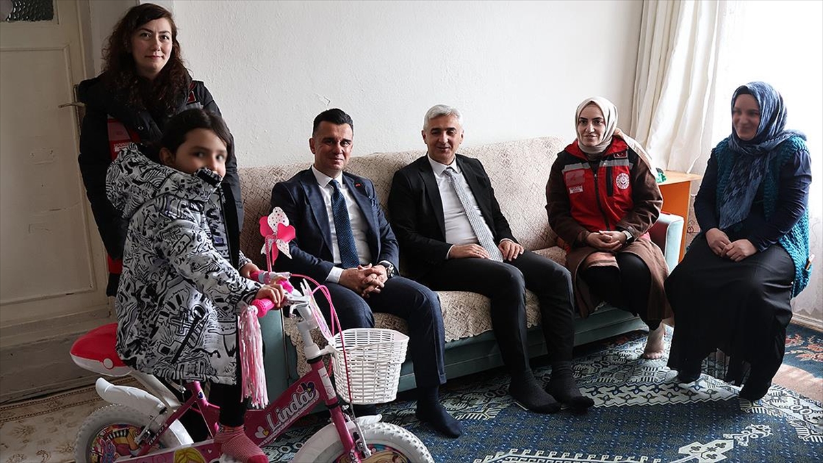 Aile Ve Sosyal Hizmetler Bakanlığı, Ramazan Ayında 155 Bin Aileyi Ziyaret Etti Haberi