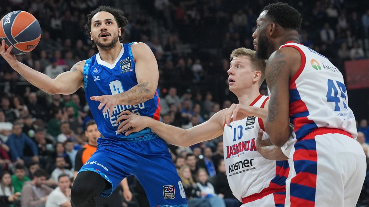 Anadolu Efes, İspanya’nın Baskonia Ekibini 92-76 Mağlup Etti Haberi