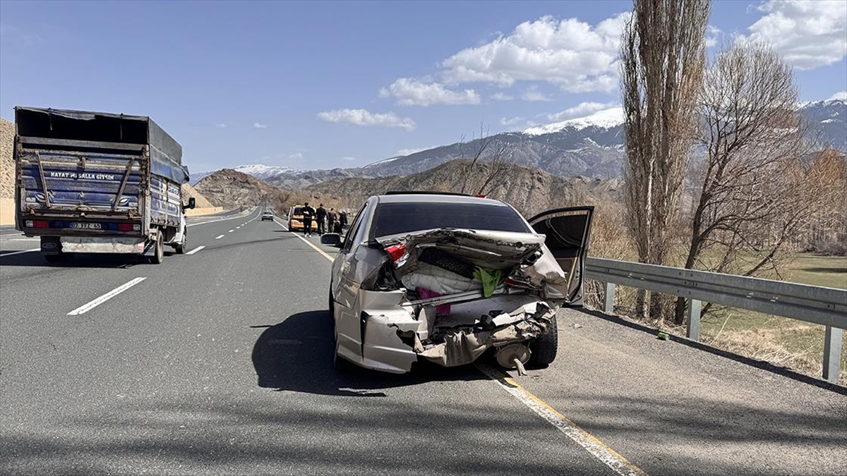 Arife Günü Trafik Kazalarında 1219 Kişi Yaralandı, 5 Kişi Hayatını Kaybetti Haberi
