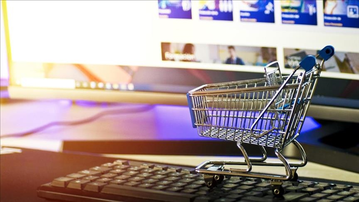 Bayram Alışverişi E-Ticaret Sektörünü Hareketlendirdi Haberi