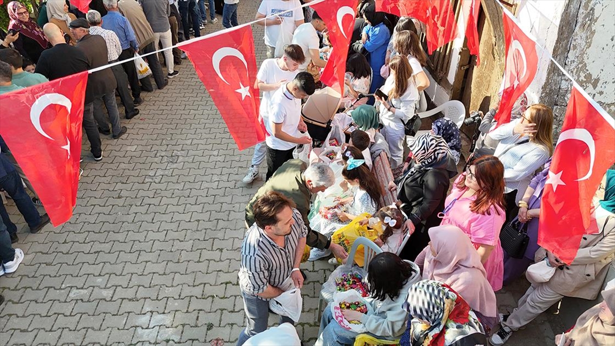 Bilecik’te 6 Asırlık “Şeker Atma” Geleneği Sürdürülüyor Haberi