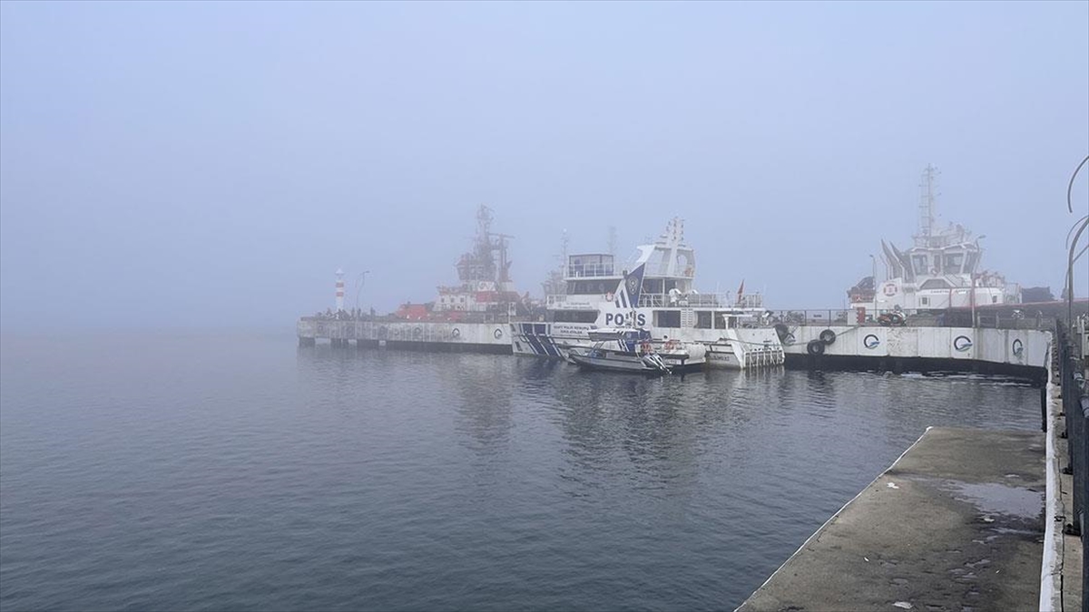 Çanakkale Boğazı Sis Nedeniyle Transit Gemi Geçişlerine Kapatıldı Haberi
