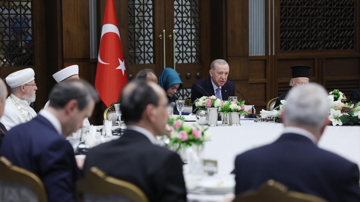 Cumhurbaşkanı Erdoğan: Bölgede Nükseden Toplumsal Gerilimleri Ülkemize Taşıma Niyetinde Olanlara Fırsat Vermeyeceğiz Haberi