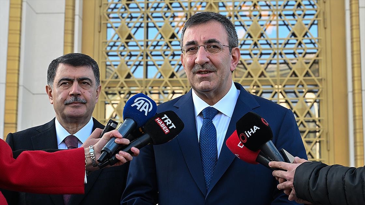 Cumhurbaşkanı Yardımcısı Yılmaz: İnsanlarımızı Kutuplaştırmaya Çalışan Her Türlü Gayretin Karşısında Olacağız Haberi