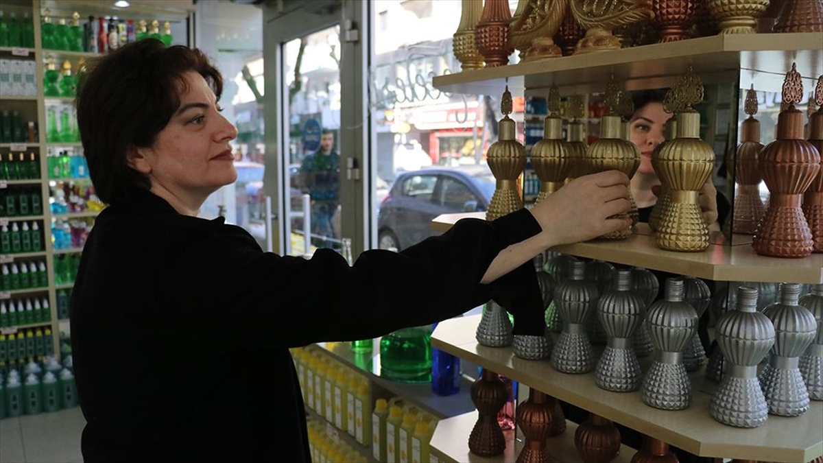 Dede Mirasını Ürettikleri Kolonyalarla Geleceğe Taşıyorlar Haberi