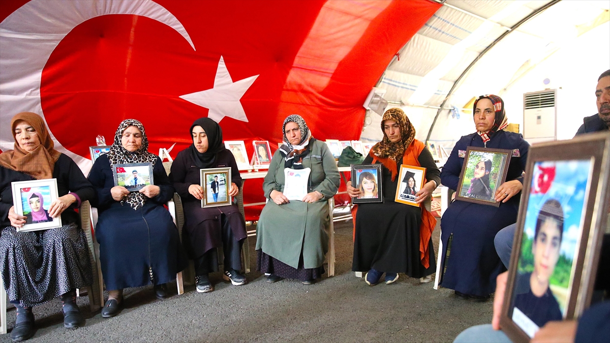 Diyarbakır Anneleri Ramazan Bayramı’nda Evlatlarına Kavuşmak Istiyor Haberi