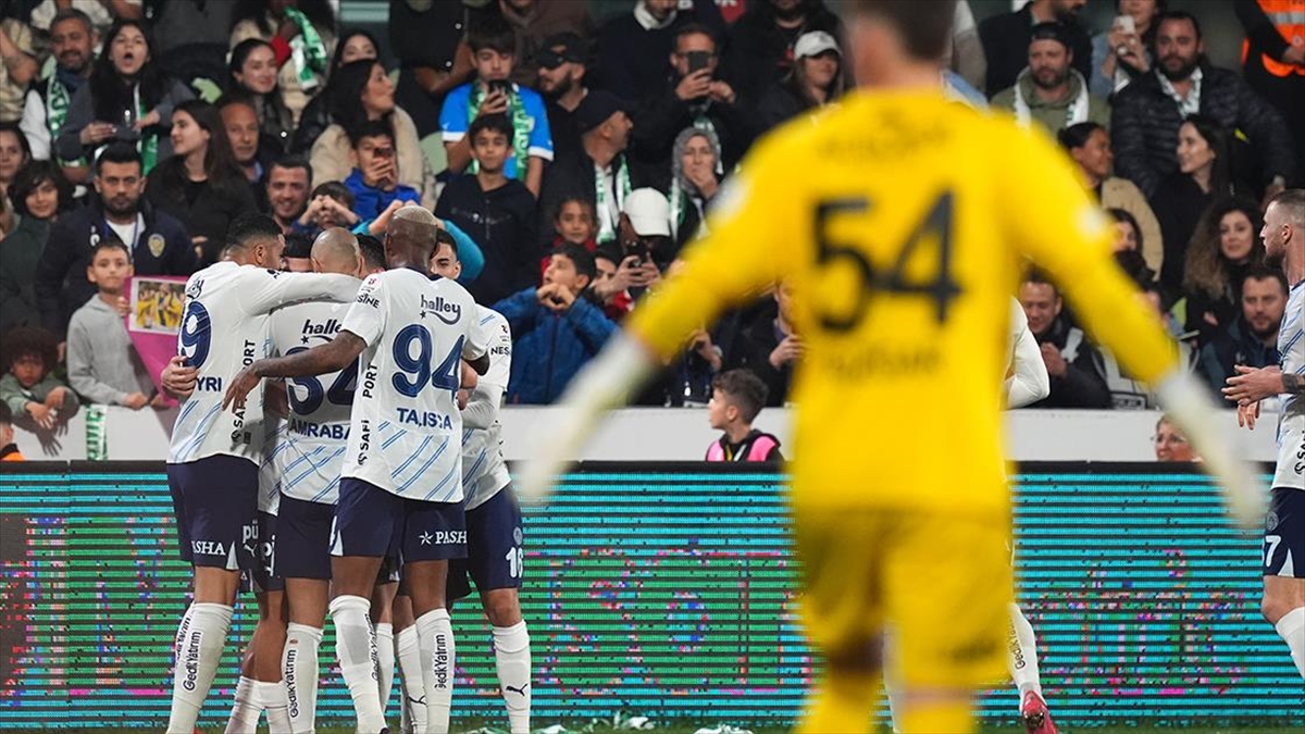 Fenerbahçe Deplasmanda 4 Golle Kazandı Haberi