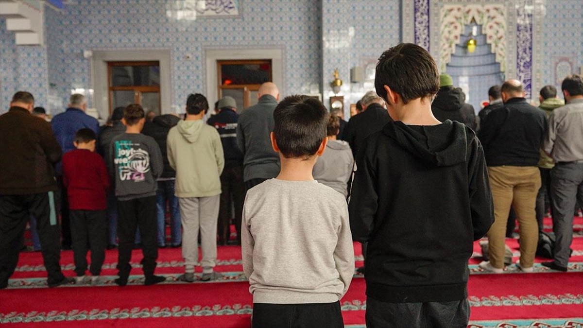 Hz. Ömer Camii, Ramazanda Çocukların Gözdesi Oldu Haberi
