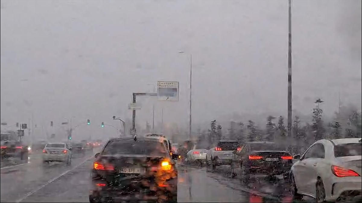 İstanbul’un Yüksek Kesimlerine Kar Yağdı Haberi