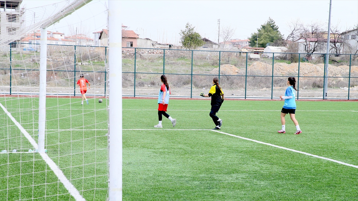 Kadın Milli Futbol Takımı’nın Geleceği Bölge Seçmeleriyle Şekilleniyor Haberi
