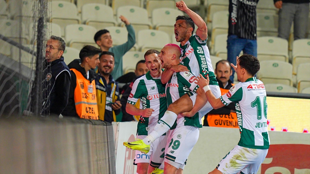 Konyaspor, Evindeki Galibiyetlerle Alt Sıralardan Uzaklaşıyor Haberi