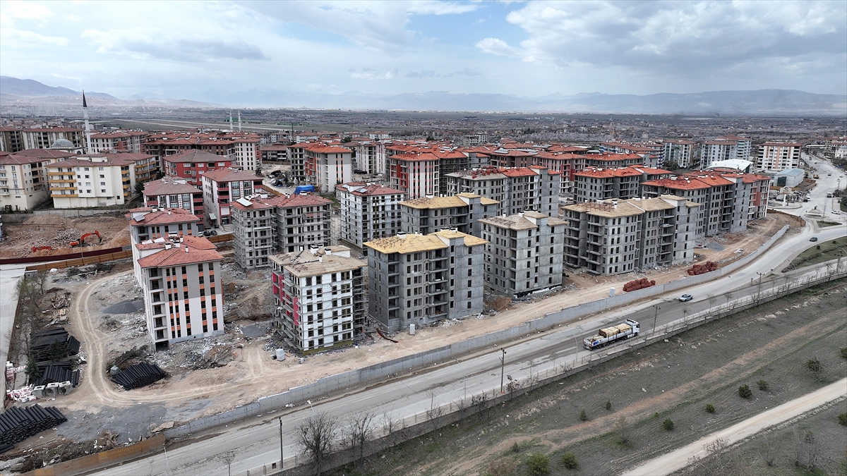 Patlayıcılarla Yıkılan 9 Apartmanın Yerinde Depremzedeler Için 51 Blok Yükseliyor Haberi