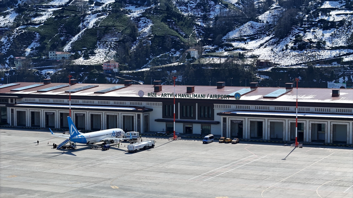 Rize-Artvin Havalimanı’nı Yaklaşık 3 Yılda 2,8 Milyon Yolcu Kullandı Haberi