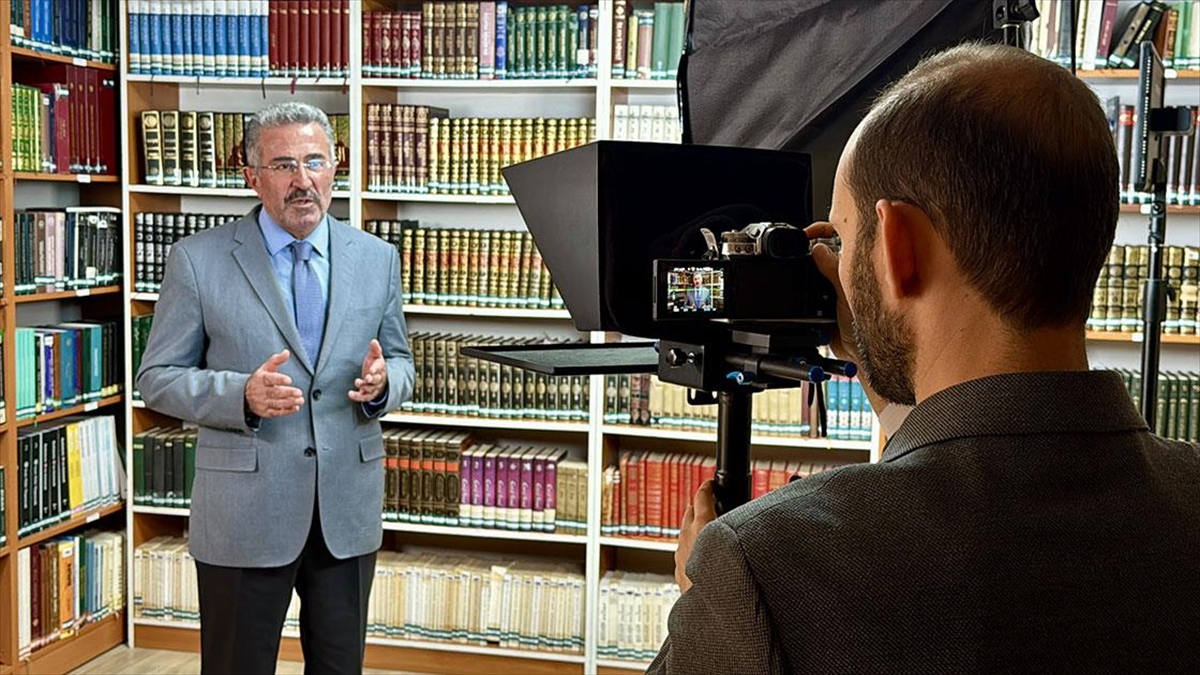 Sosyal Medya Hesaplarına Yüklediği Videolarla Kur’an-I Ve Peygamberi Anlatıyor Haberi