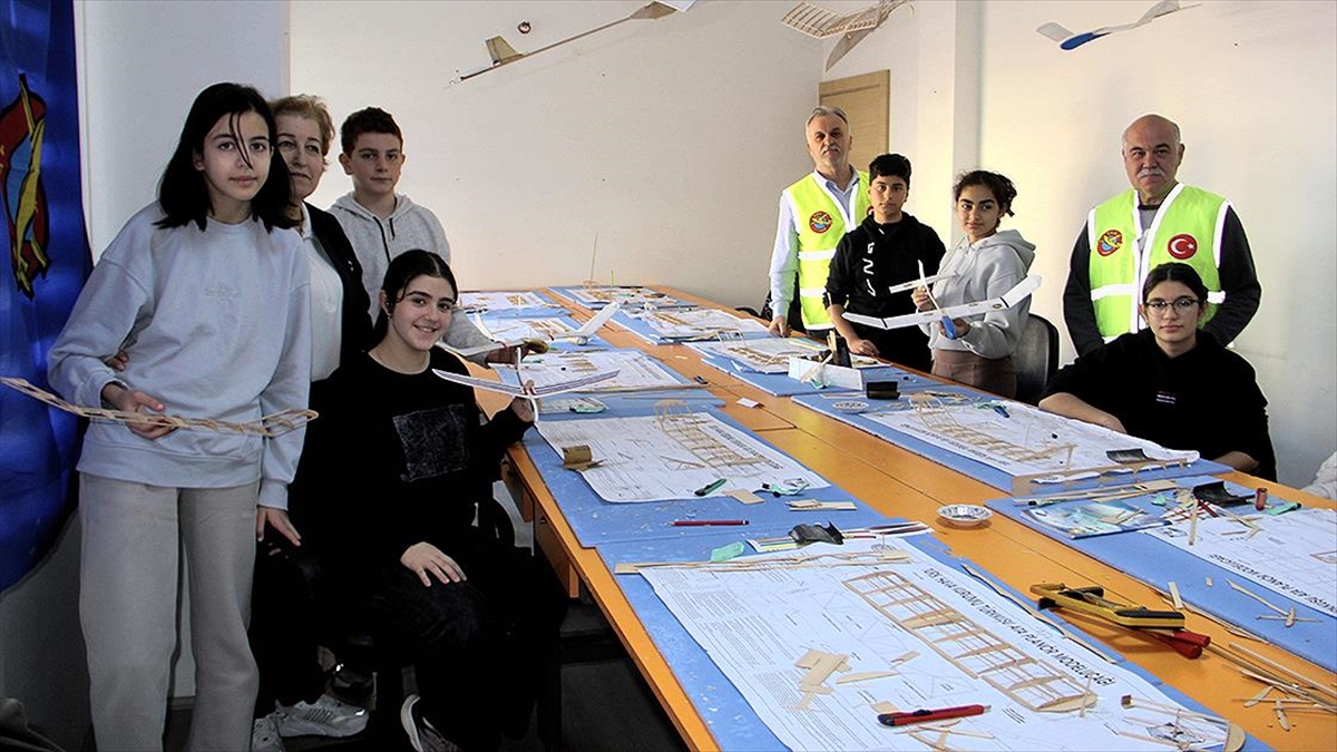 Thk’nin Model Uçak Kursları Öğrencilerin Havacılığa Merakını Artırıyor Haberi