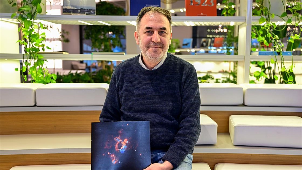 Türk Fotoğrafçının “Yıldız Tozu” Adlı Eseri, 46 Günlük Yolculuğun Ardından Ay’a Ulaştı Haberi