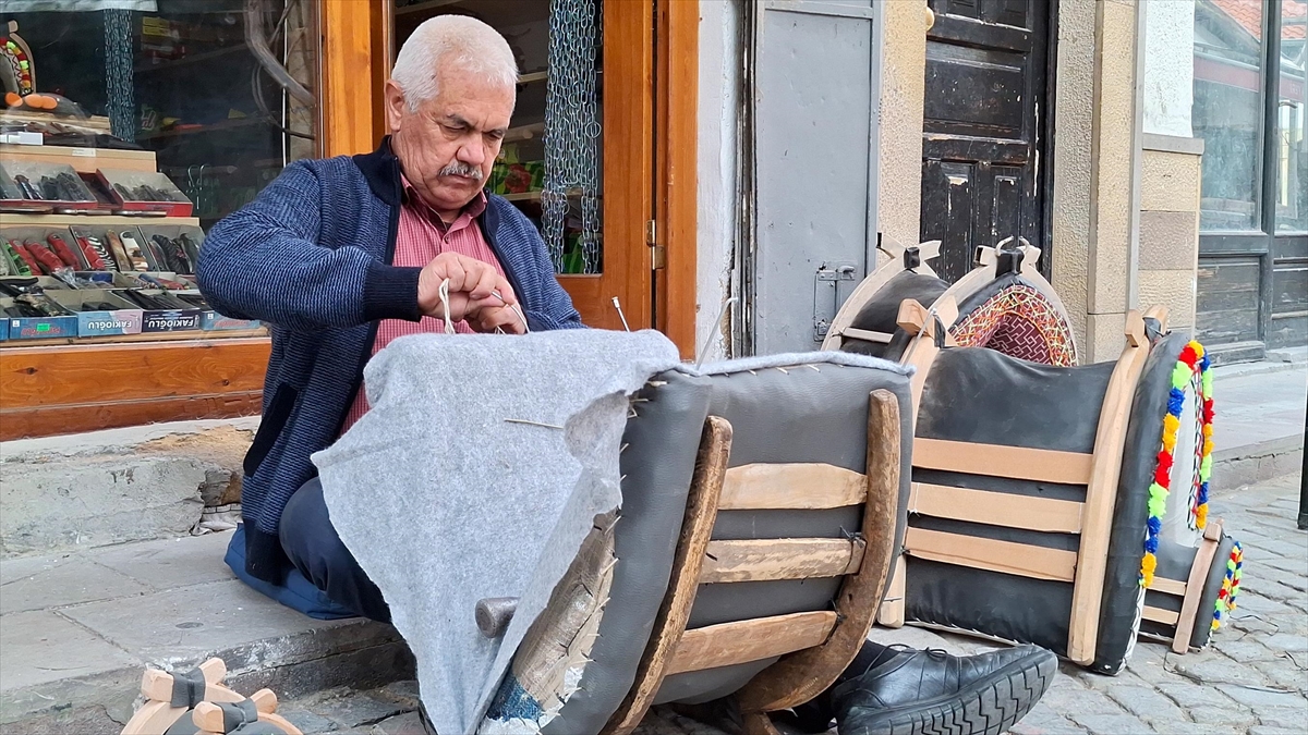 “Yaşayan İnsan Hazinesi” Ödüllü Usta, Ankara’da Semercilik Geleneğini Sürdürüyor Haberi