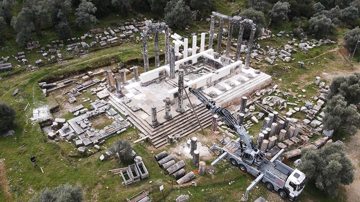 Zeus Tapınağı Restore Edilen Sütunlarıyla Eski Ihtişamına Kavuşacak Haberi