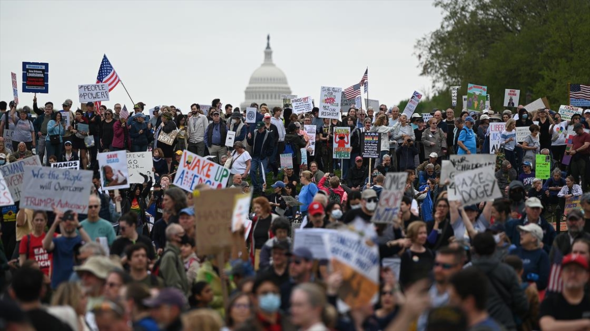 Abd Genelinde Trump Yönetimine Karşı Protesto Gösterileri Yapıldı Haberi