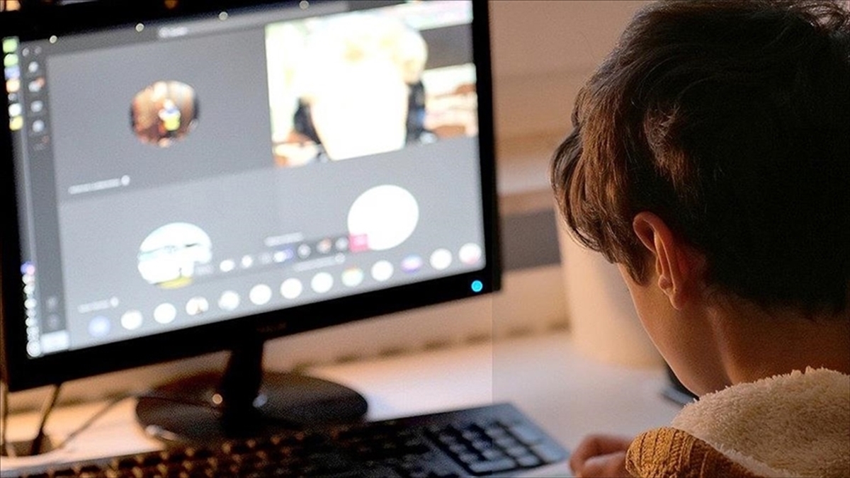 Aile Ve Sosyal Hizmetler Bakanlığı Dijital Ortamda 2 Bin 545 Zararlı Içeriğe Müdahale Etti Haberi