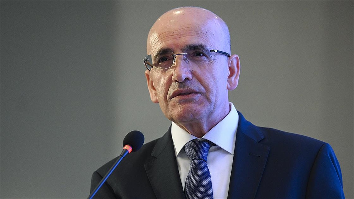 Bakan Şimşek: Piyasalardaki Dalgalanmanın Enflasyona Etkisinin Sınırlı Kalmasını Bekliyoruz Haberi