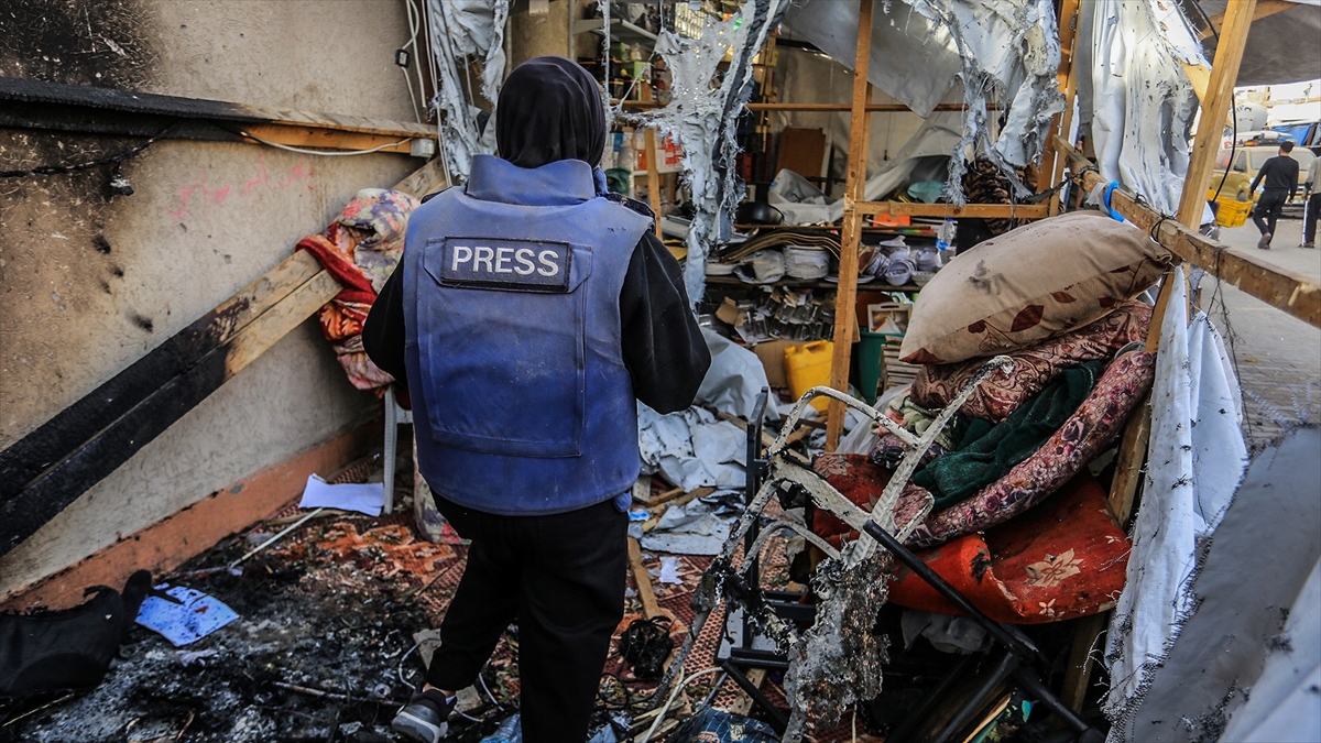 Bm, İsrail’in Gazze’de Görevi Başındaki Gazetecileri Hedef Almasına Tepkili Haberi