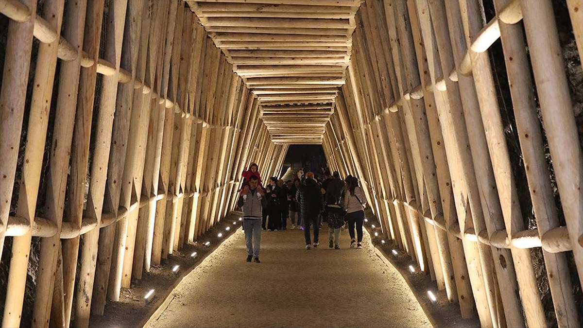 Çankırı’daki Yer Altı Tuz Şehri Bayram Tatilinde Ziyaretçilerle Doldu Haberi