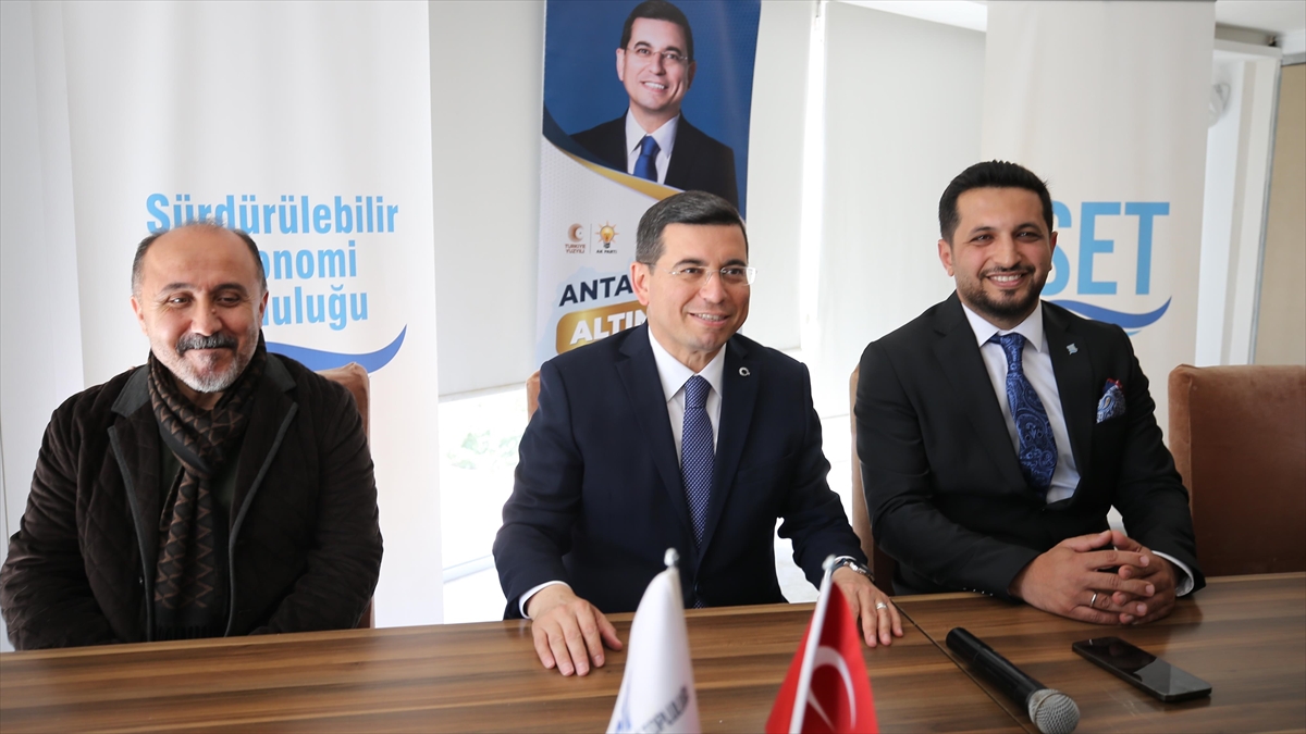 Cumhur İttifakı Antalya Büyükşehir Belediye Başkan Adayı Tütüncü, Ulaşımla Ilgili Projelerini Anlattı Haberi