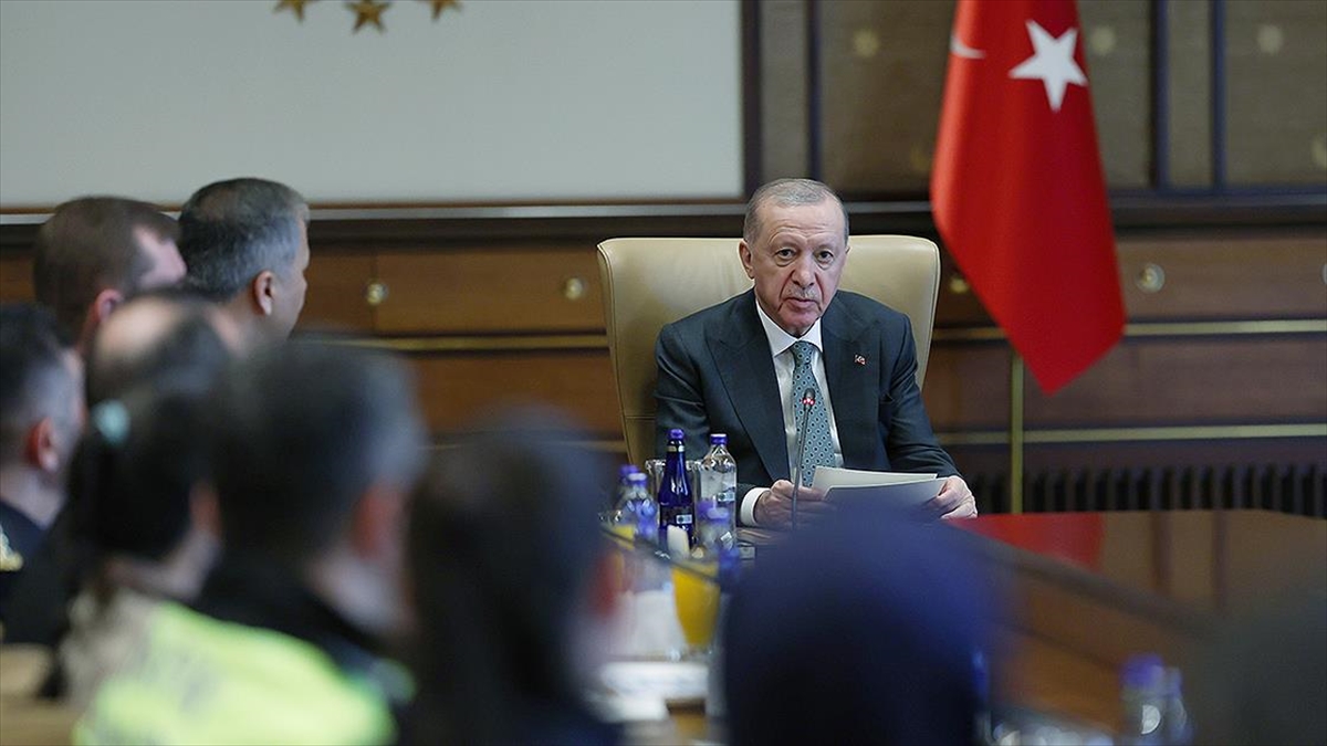 Cumhurbaşkanı Erdoğan: Emniyet Birimlerimiz Sokaklarımızda Estirilmek Istenen Eşkıyalığa Fırsat Vermemiştir Haberi