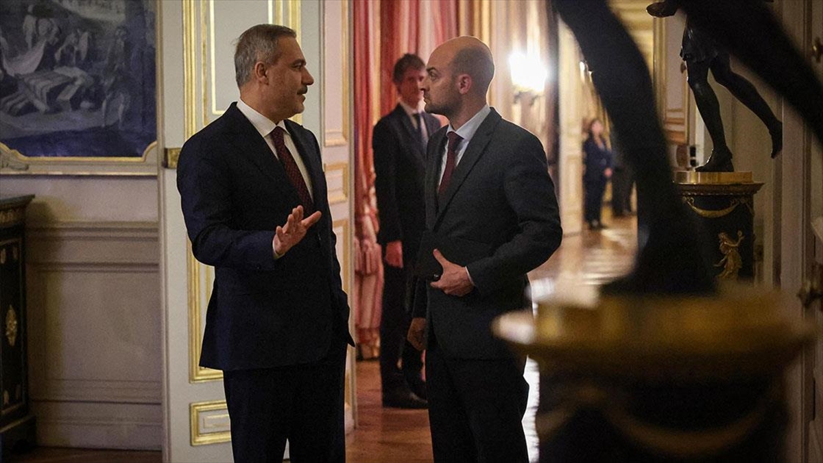 Dışişleri Bakanı Fidan Fransız Mevkidaşı Barrot Ile Paris’te Görüştü Haberi