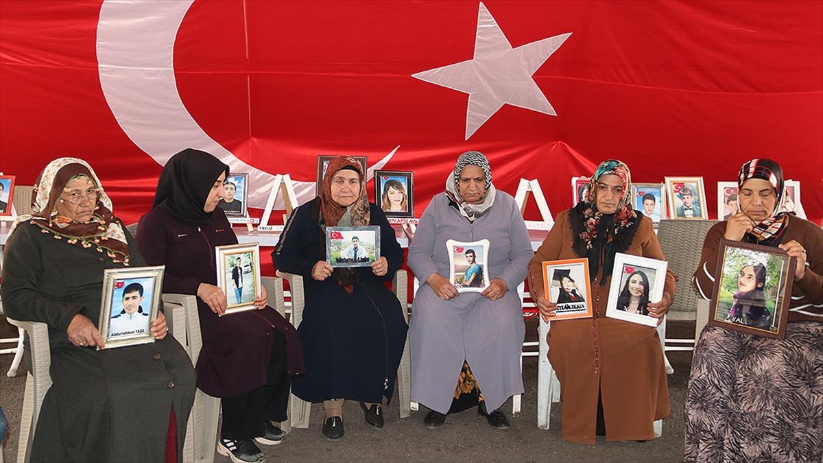 Diyarbakır Annelerinin Evlat Nöbeti Kararlılıkla Devam Ediyor Haberi