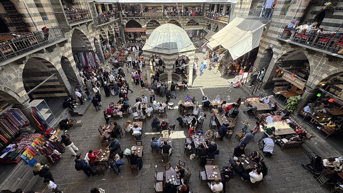 Diyarbakır’da Turizmciler Ve Esnaf Çifte Bayram Yaptı Haberi