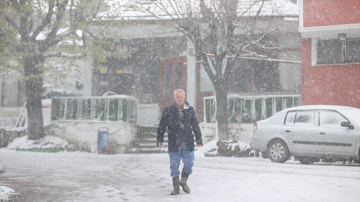 Edirne Ve Kırklareli’nde Kar Yağışı Etkili Oluyor Haberi