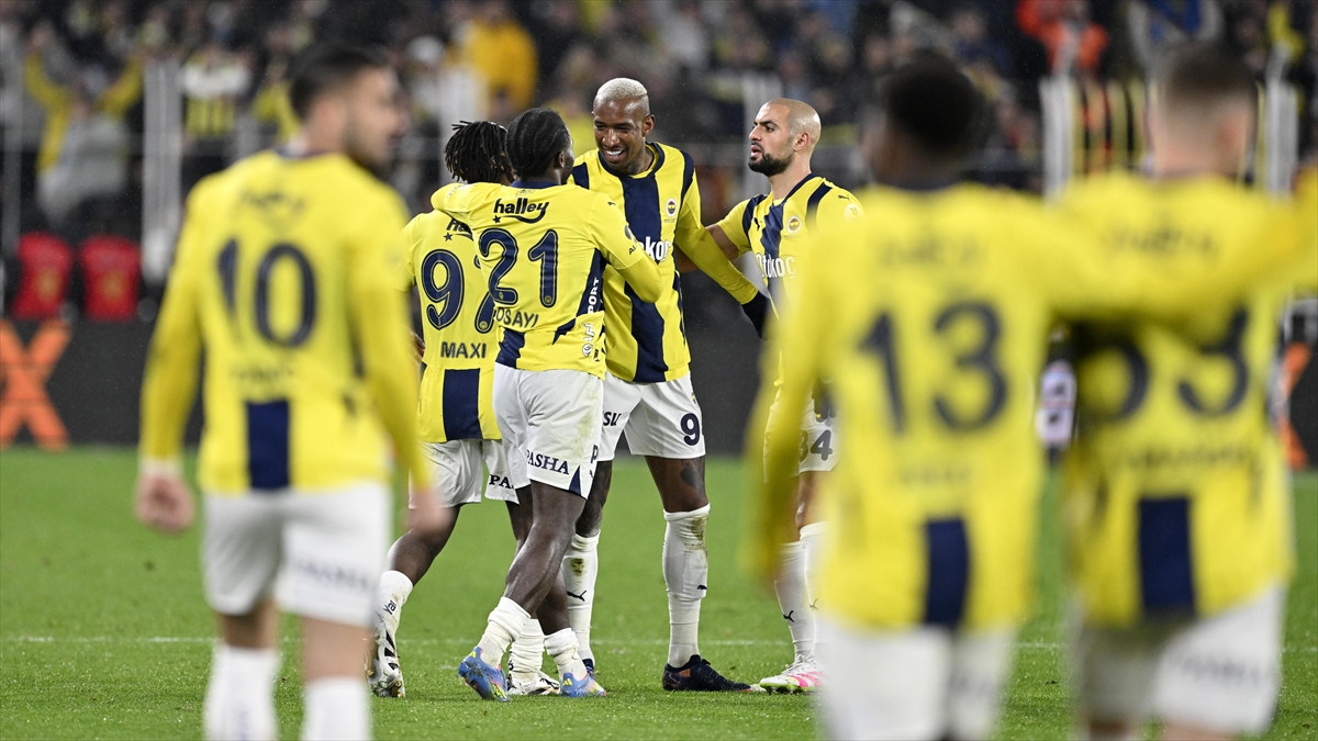 Fenerbahçe Şampiyonluk Yarışında Hata Yapmadı Haberi