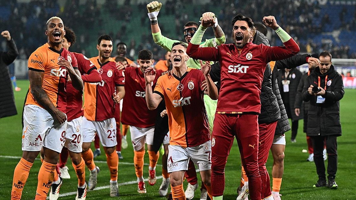 Galatasaray, 30 Sezonda Lider Girdiği Son 8 Haftada Şampiyonluk Vermedi Haberi