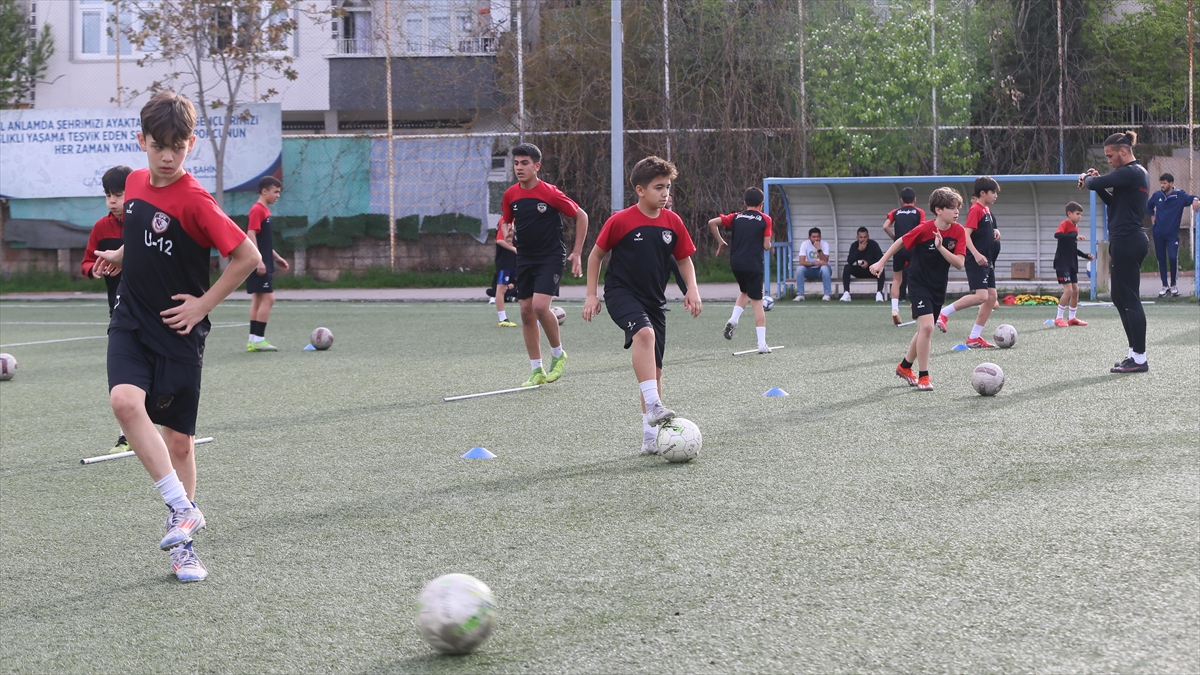 Gaziantep Fk Başkanı Memik Yılmaz’dan “U21 Takımı” Önerisi Haberi