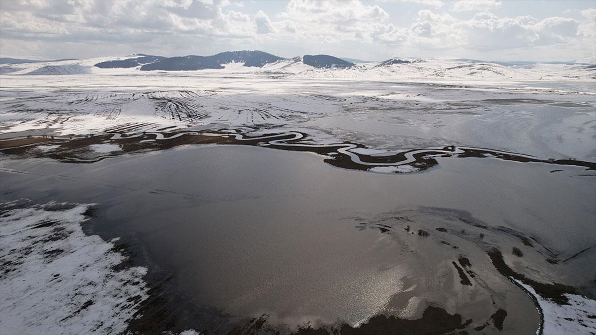 Göle Ovası’ndaki Menderesler Karın Erimeye Başlamasıyla Taştı Haberi