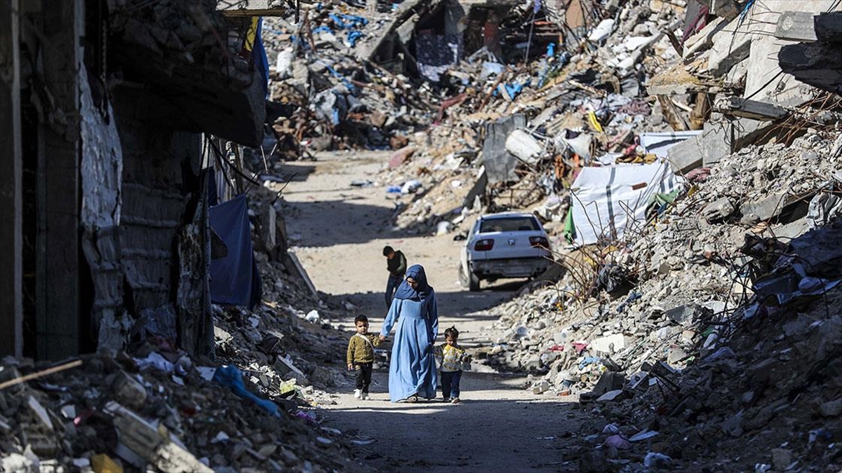 Hamas, İsrail’in Gazze’ye Saldırılarını Artırmasını Kınadı Ve Uluslararası Müdahale Çağrısını Yineledi Haberi