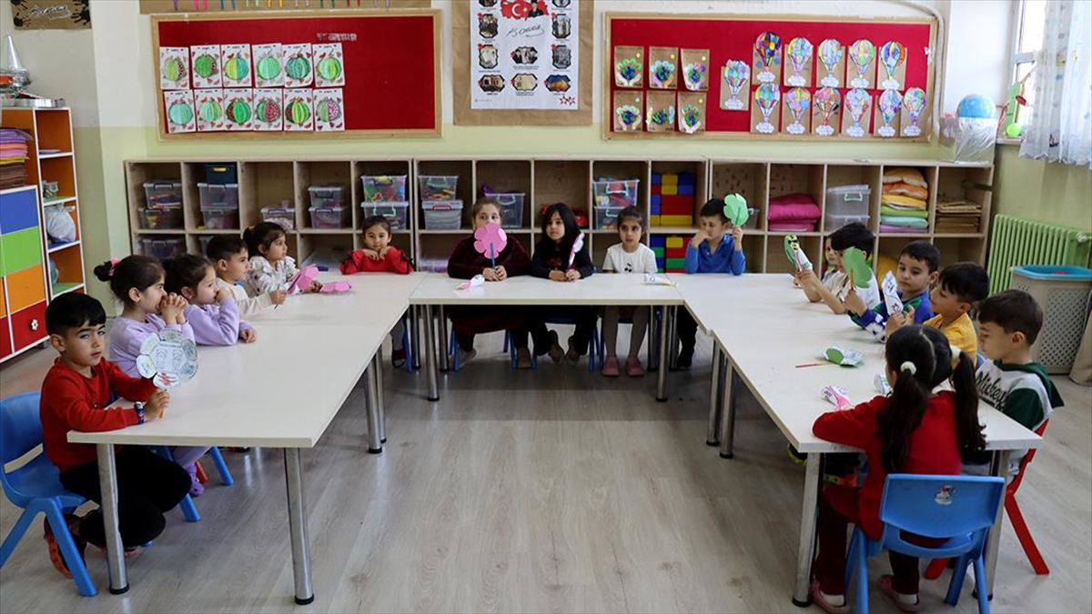 Hatay’da Depremden Sonra Başlatılan Eğitim Seferberliğiyle 146 Yeni Okul Açıldı Haberi