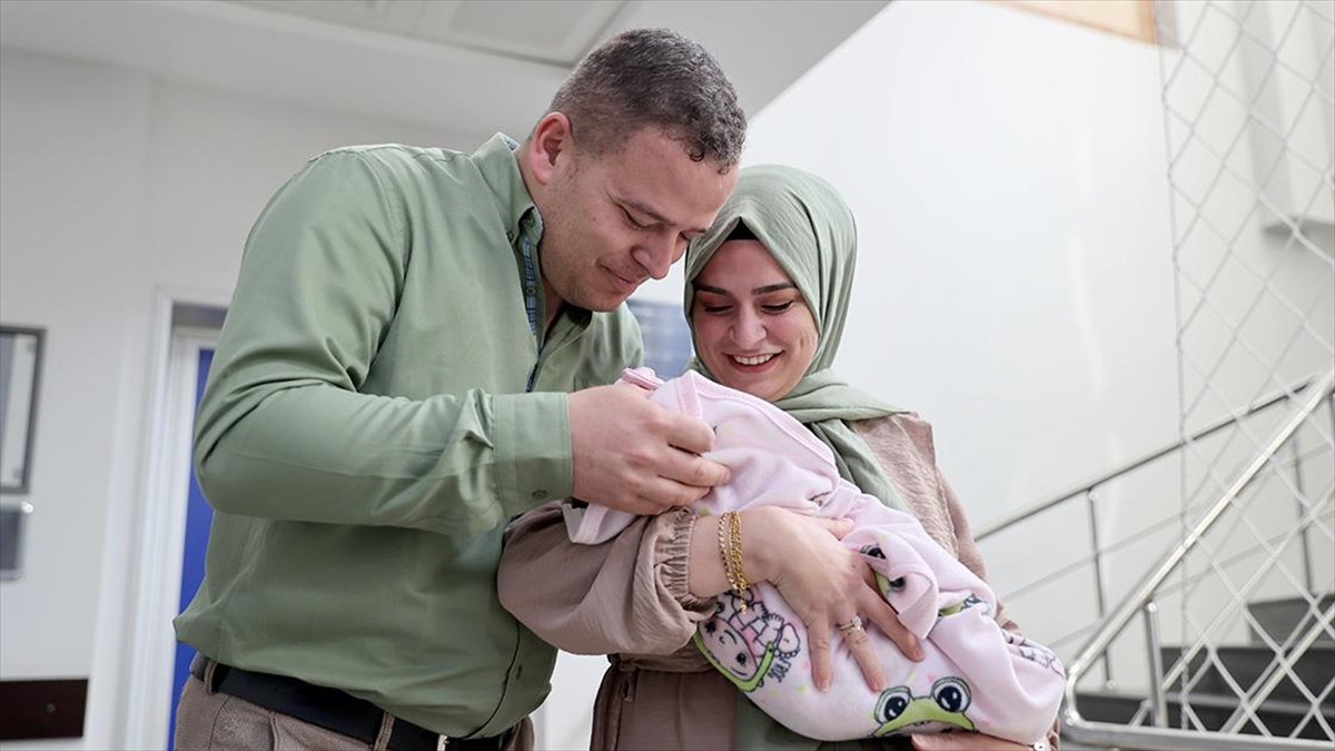 İç Organları Dışarıda Doğan Ebrar Bebek, 70 Günlük Tedavinin Ardından Sağlığına Kavuştu Haberi