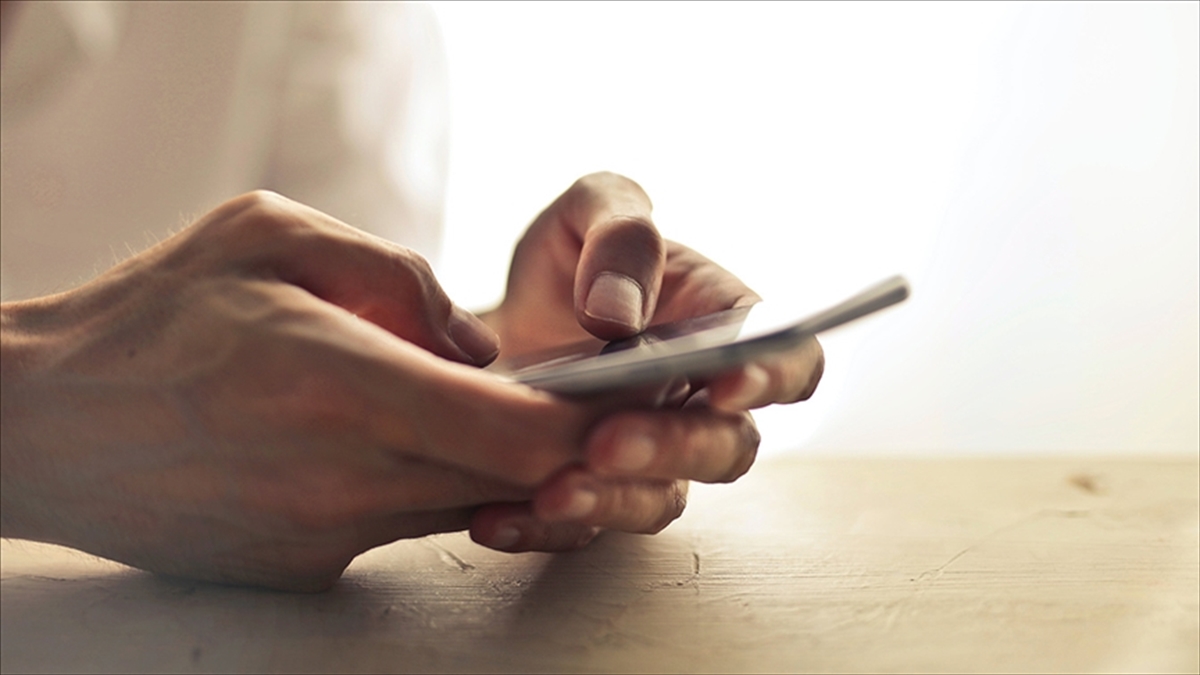 İnternete Cep Telefonundan Bağlananların Oranı Yüzde 96,9’U Buldu Haberi