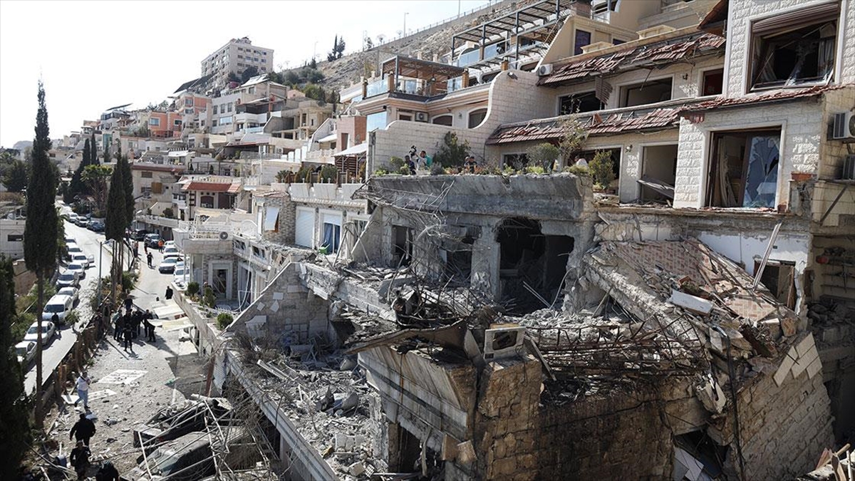 İsrail, Suriye’ye Hava Saldırıları Düzenledi Haberi
