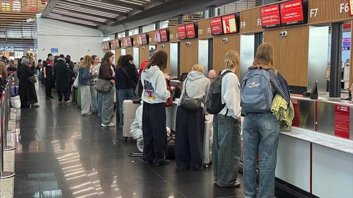 İstanbul Havalimanlarından Ilk 2 Ayda Uçan Yolcu 19 Milyonu Aştı Haberi