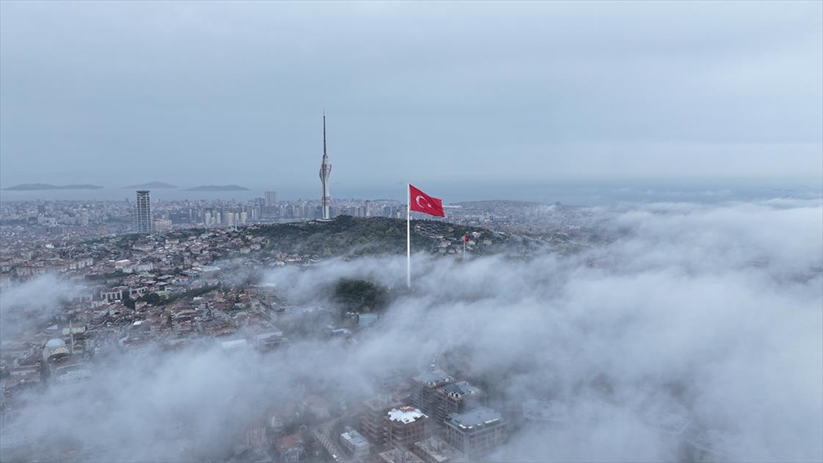 İstanbul’da Bazı Bölgelerde Sis Etkili Oluyor Haberi